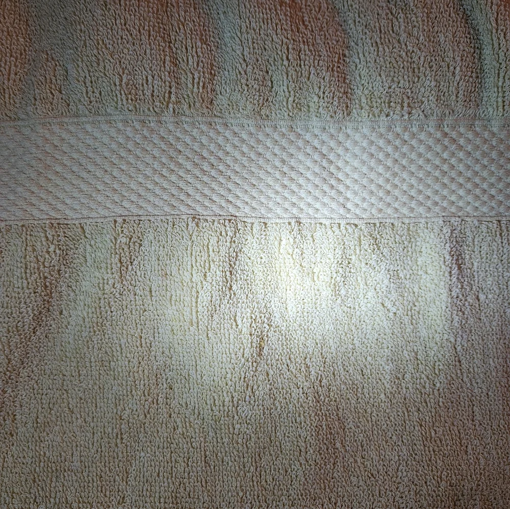 NEW BATH TOWELS, SET of 2, YELLOW